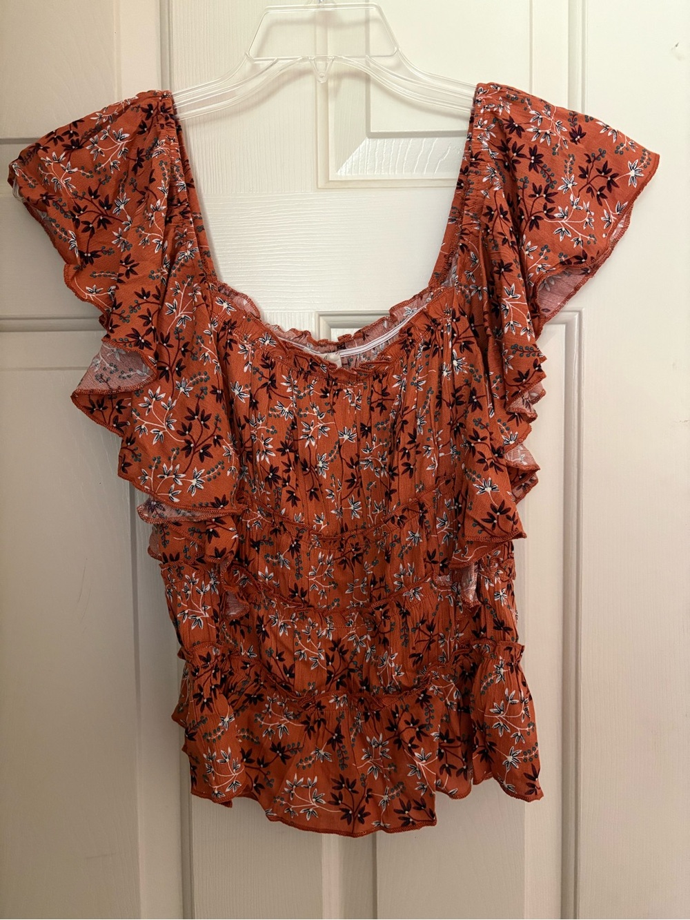 NWT Easel Size Medium Floral Ruffle Sleeve Blouse in Dark Orange